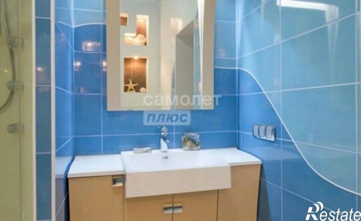 4-комн квартира б-р Победы, 2,  д. 2