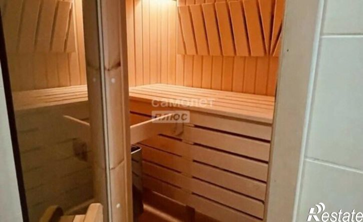 4-комн квартира б-р Победы, 2,  д. 2