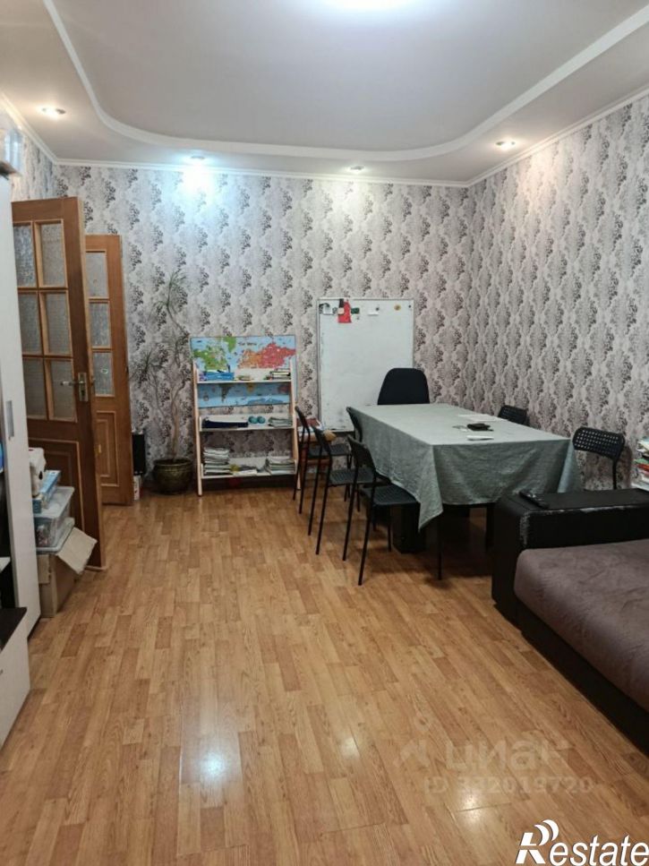 4-комн квартира ул Сен-Симона, 42 2,  д. 42 2,  к. 2