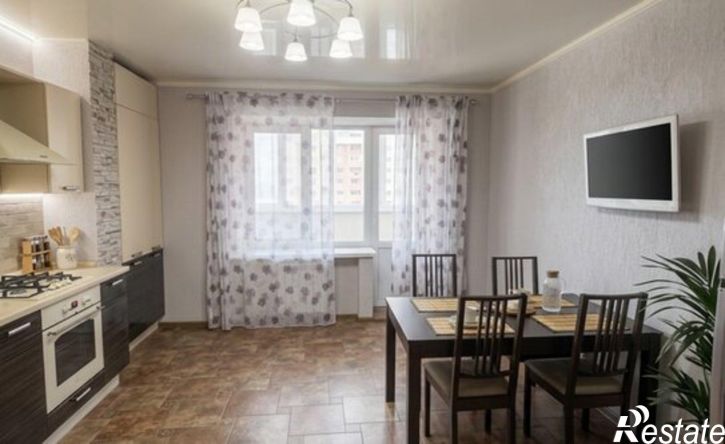 3-комн квартира ул Чугунова, 18,  д. 18