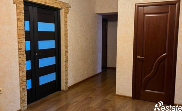 3-комн квартира ул Чугунова, 18,  д. 18