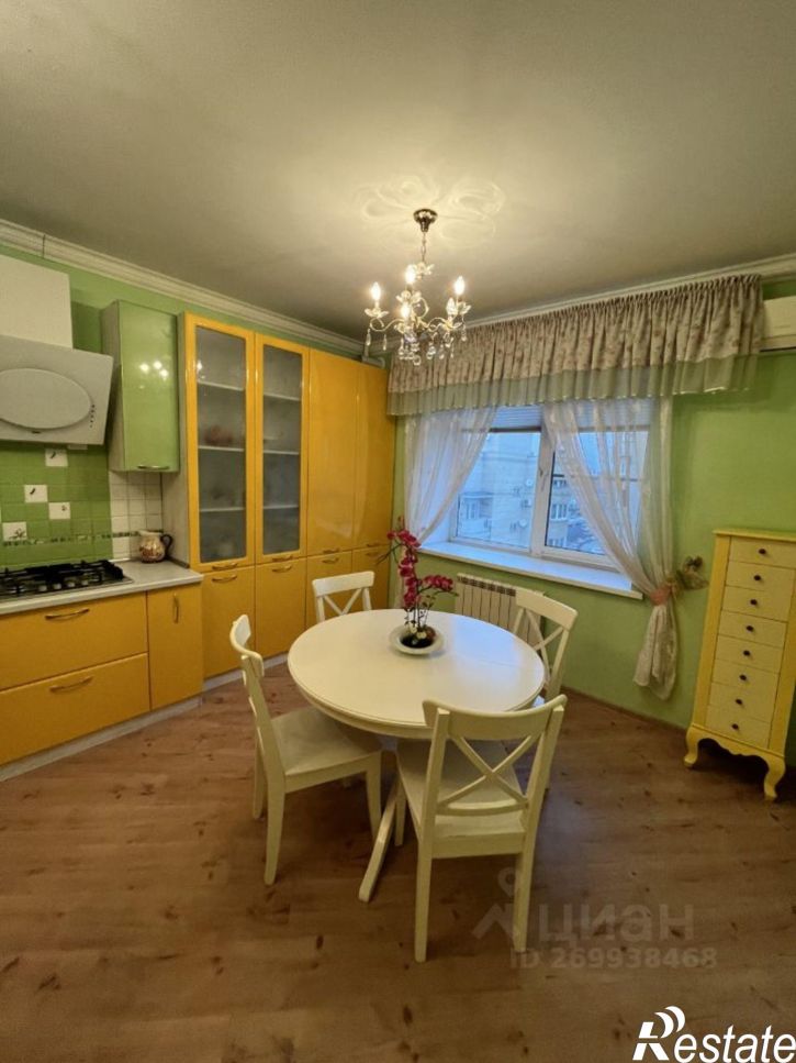 3-комн квартира ул Менжинского, 4,  д. 4