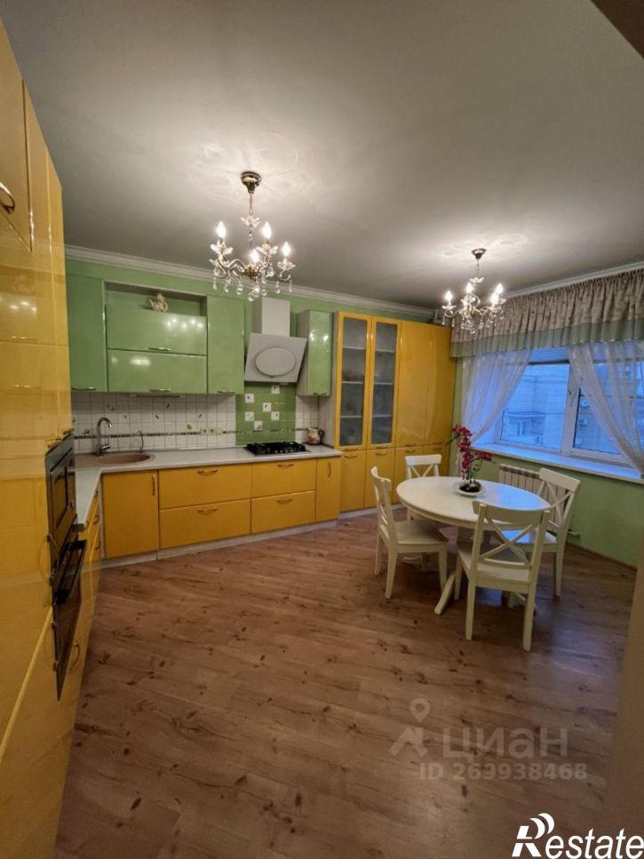 3-комн квартира ул Менжинского, 4,  д. 4