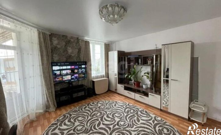3-комн квартира улица Космонавта Комарова, 27,  д. 27