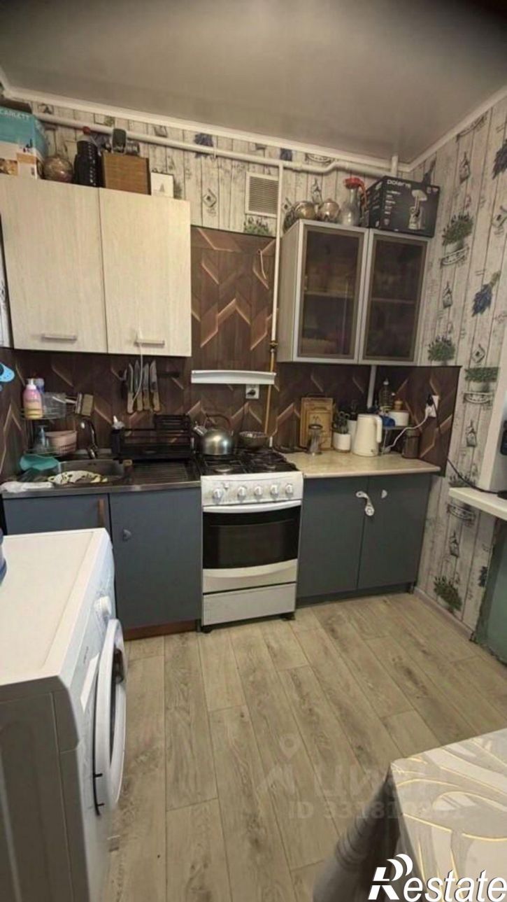 3-комн квартира Астрахань г., Советский