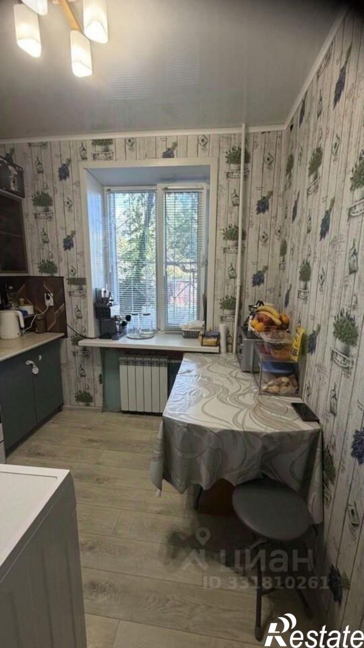 3-комн квартира Астрахань г., Советский