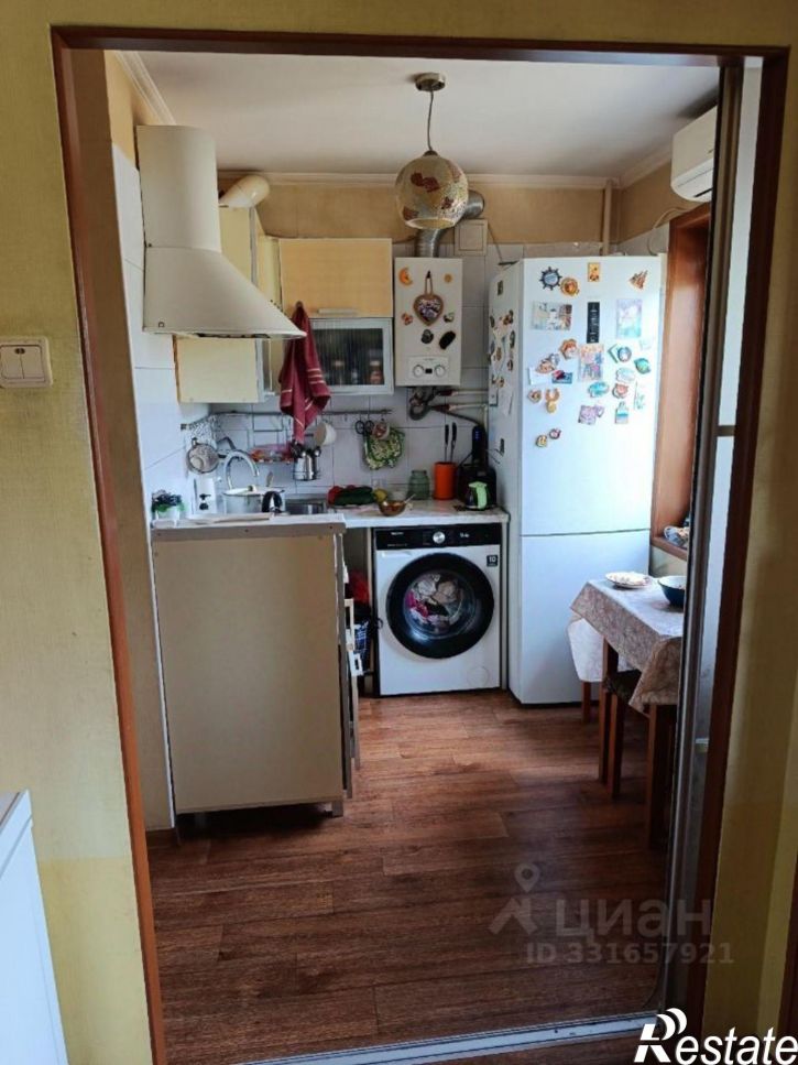 3-комн квартира улица Космонавтов, 4 к1,  д. 4 к1