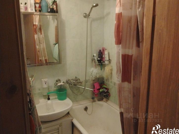 3-комн квартира улица Космонавтов, 4 к1,  д. 4 к1