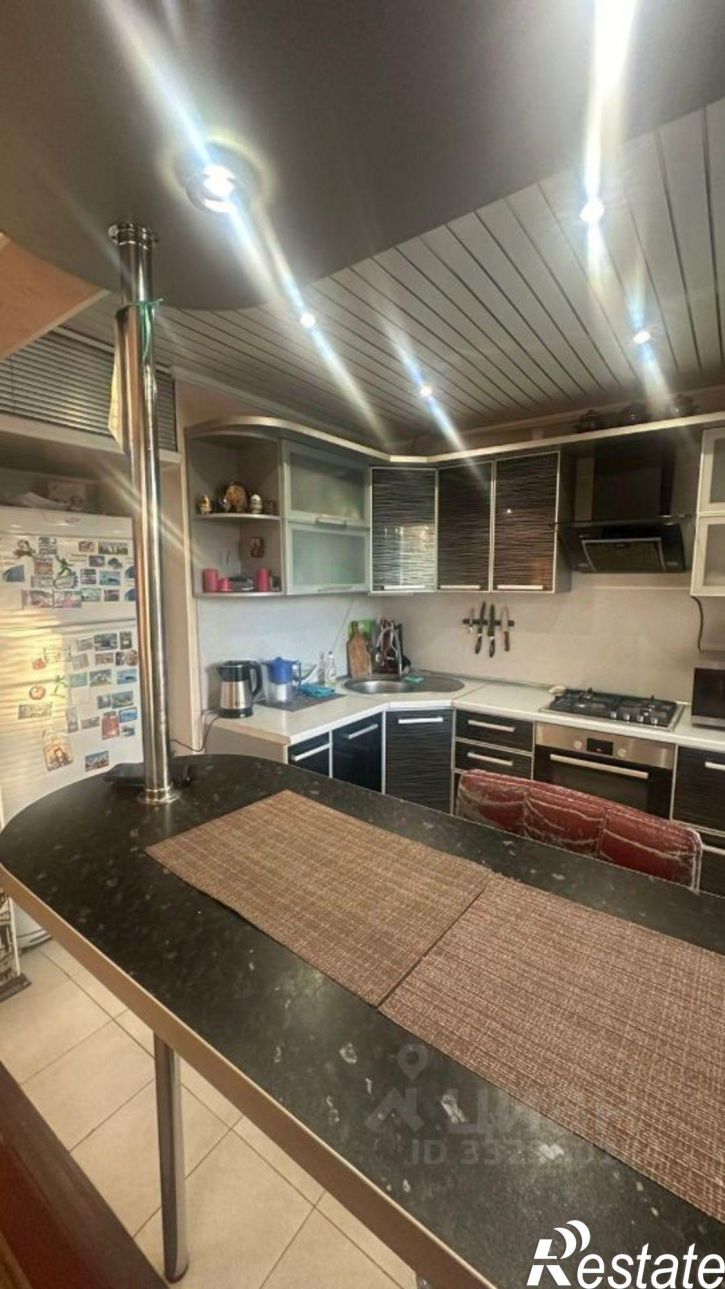 3-комн квартира улица Нариманова, 2В,  д. 2В