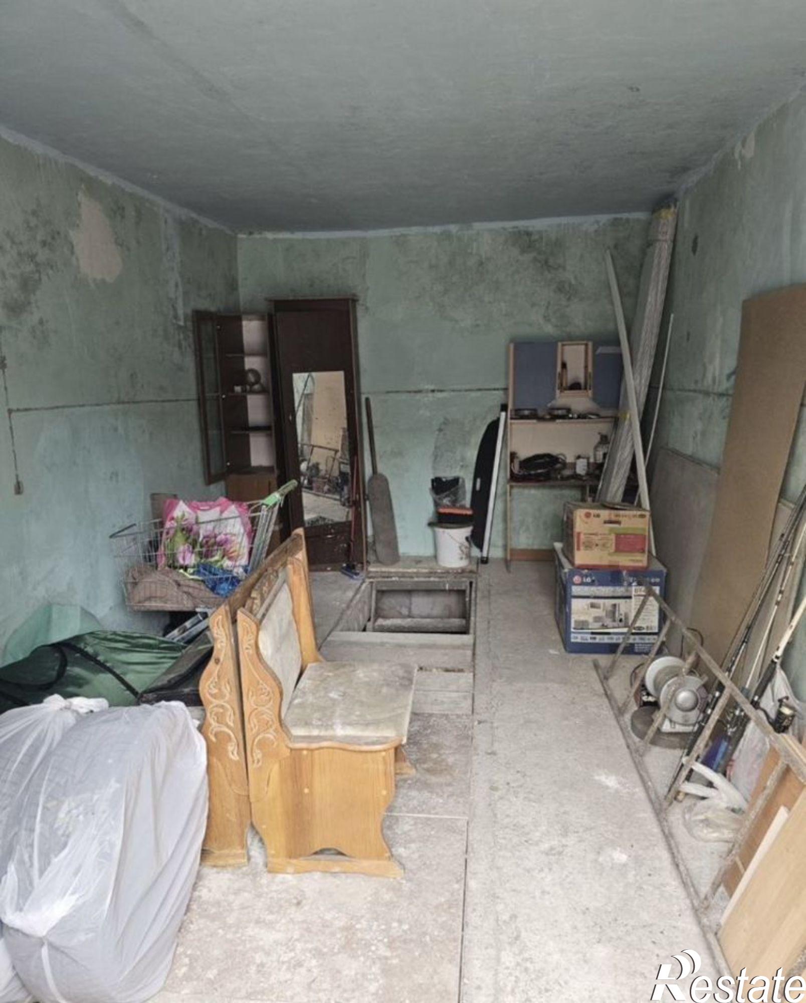 Купить гараж, место в паркинге за 1 300 030 рублей на ул Дачная, 8