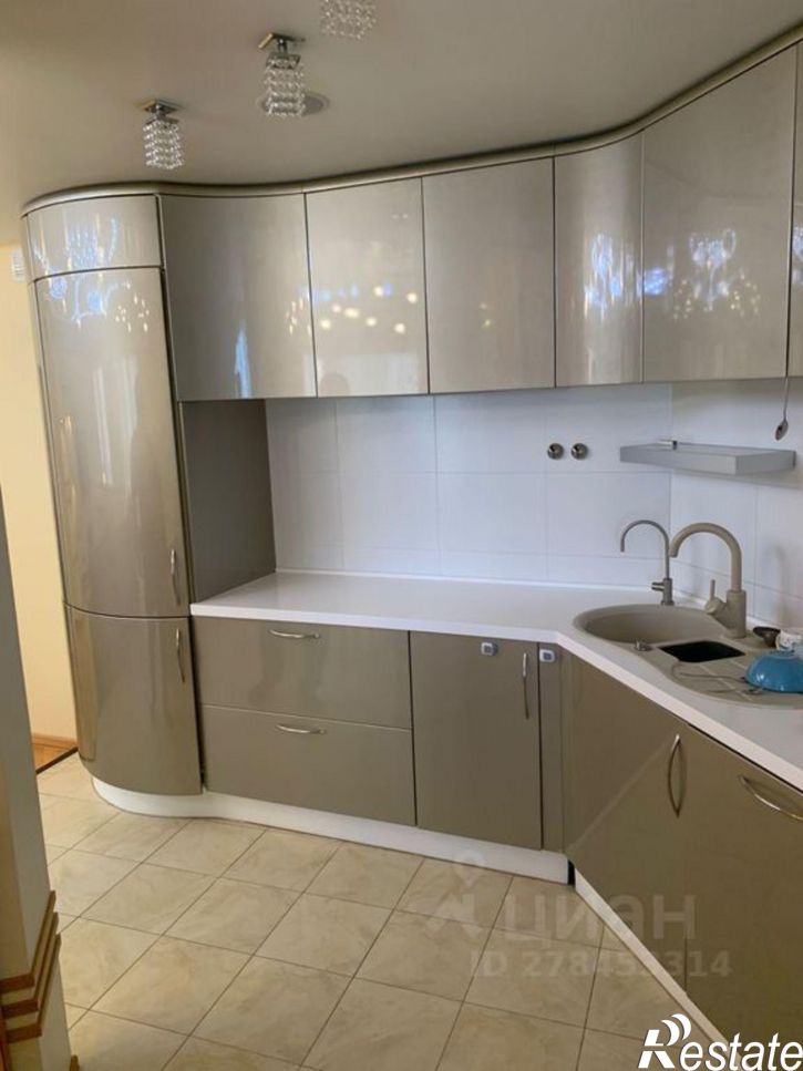 6-комн квартира пр-кт Губернатора Анатолия Гужвина, 3,  д. 3