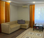 2-комн, 76кв м, этаж 3/9 улица Медиков, 3/1