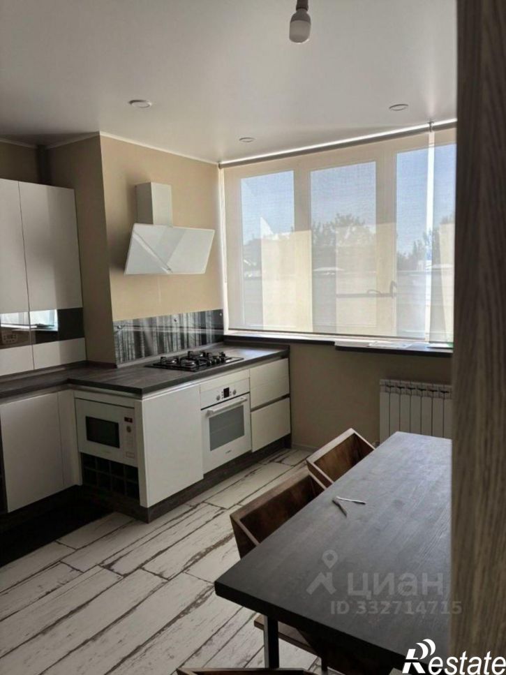 2-комн квартира улица Максима Горького, 57 к1,  д. 57 к1