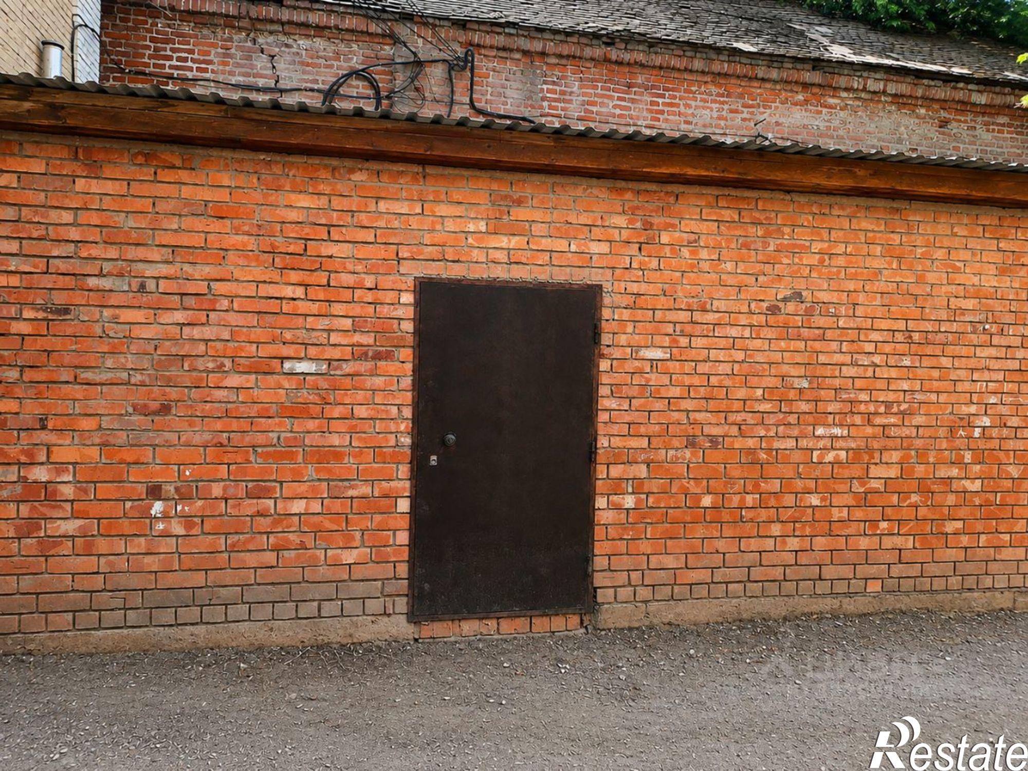 Купить гараж, место в паркинге за 3 000 000 рублей на ул Свердлова, 57