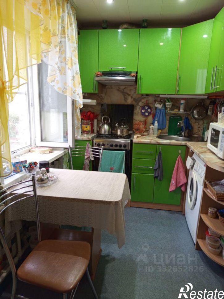 Комната пр-кт Бумажников, 9,  д. 9