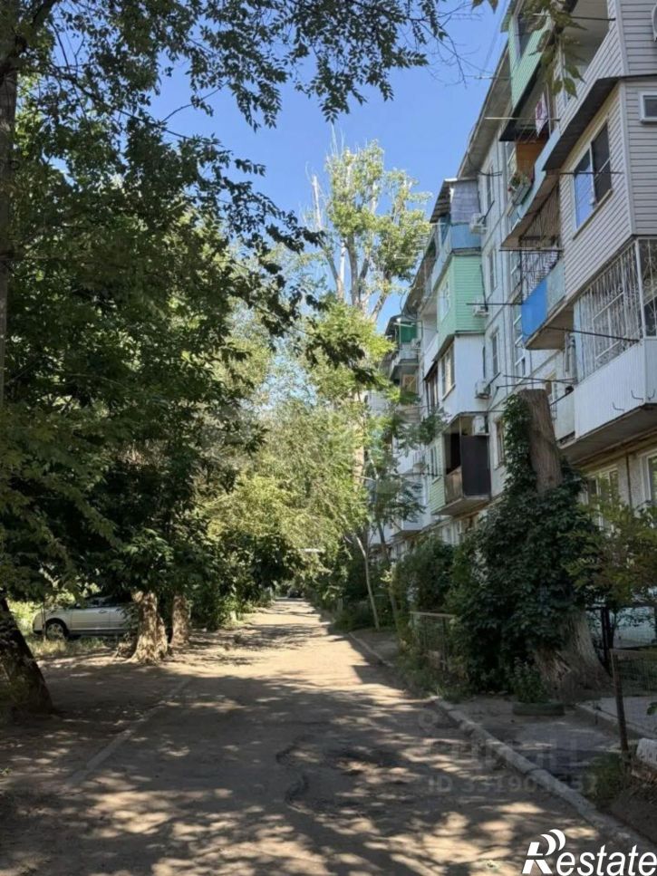 2-комн квартира ул Космонавта Комарова, 144,  д. 144