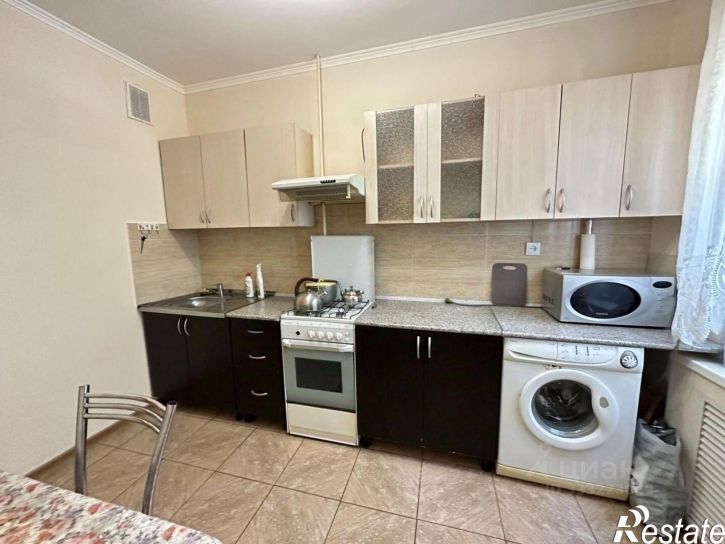 3-комн квартира ул Софьи Перовской, 82 2,  д. 82 2,  к. 2