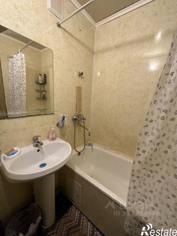 3-комн квартира ул Софьи Перовской, 82 2,  д. 82 2,  к. 2
