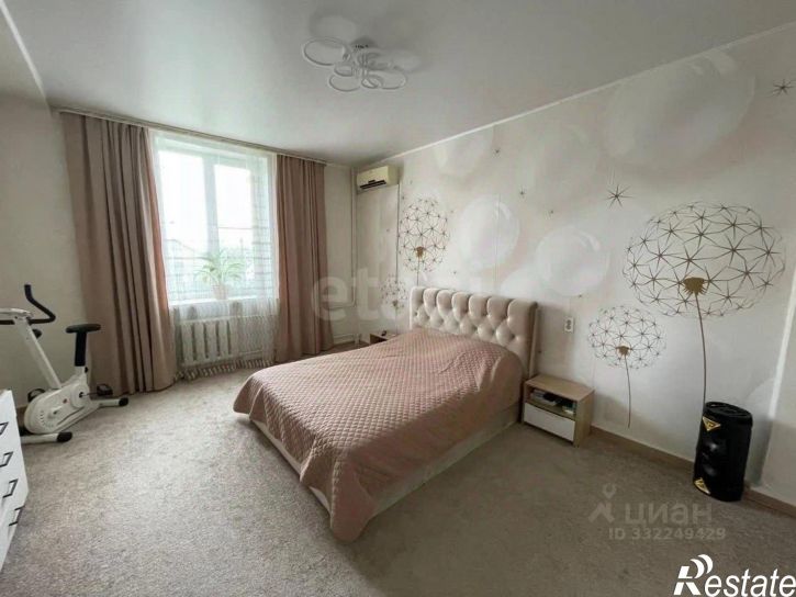 3-комн квартира ул Космонавта Комарова, 27,  д. 27