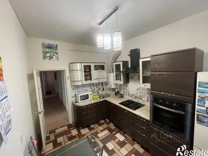 3-комн квартира ул Космонавта Комарова, 27,  д. 27