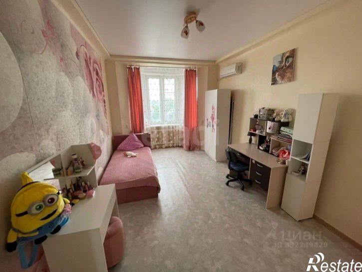 3-комн квартира ул Космонавта Комарова, 27,  д. 27