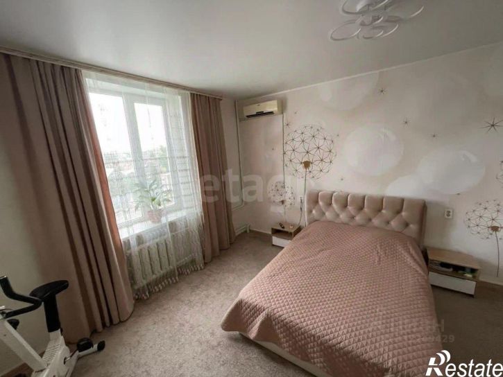 3-комн квартира ул Космонавта Комарова, 27,  д. 27