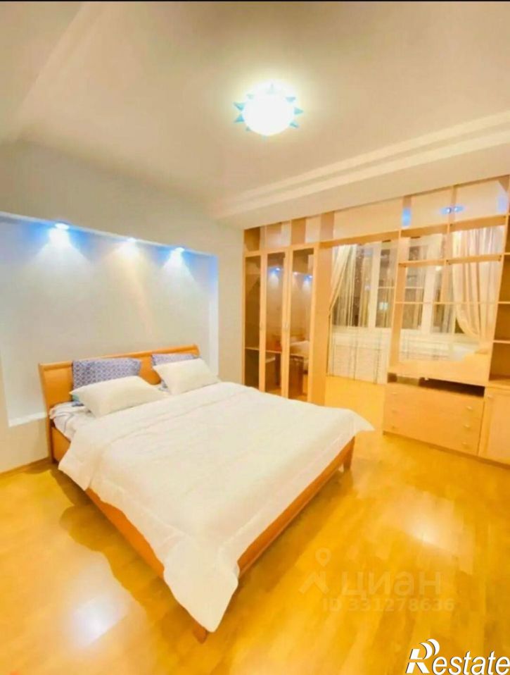4-комн квартира ул Бурова, 10,  д. 10