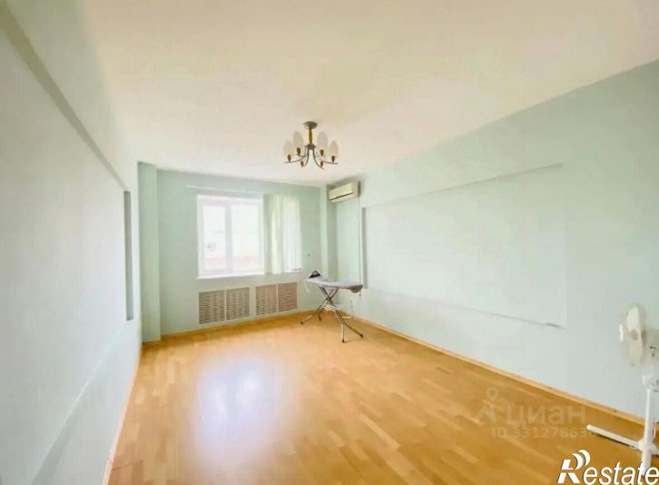 4-комн квартира ул Бурова, 10,  д. 10