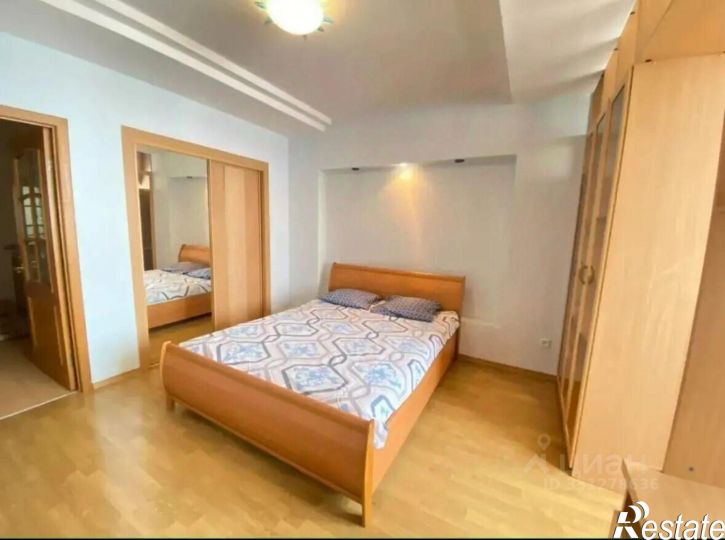 4-комн квартира ул Бурова, 10,  д. 10