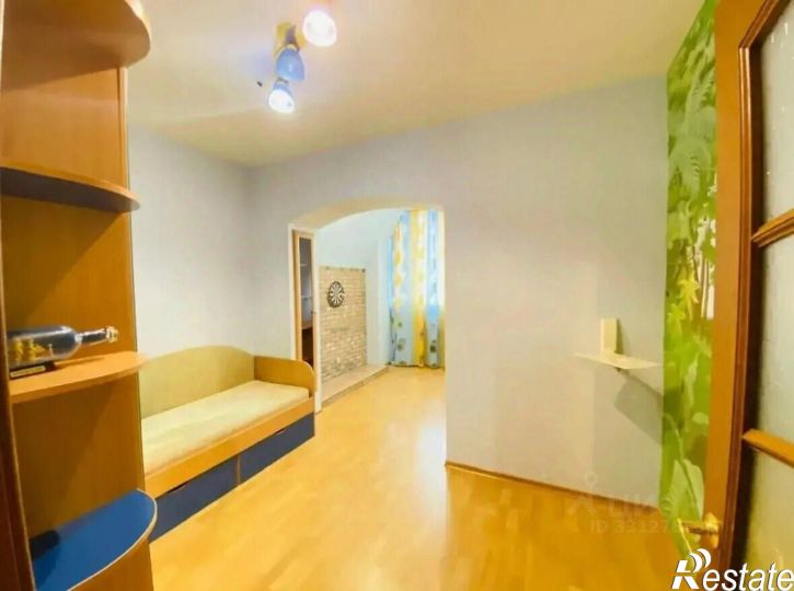 4-комн квартира ул Бурова, 10,  д. 10