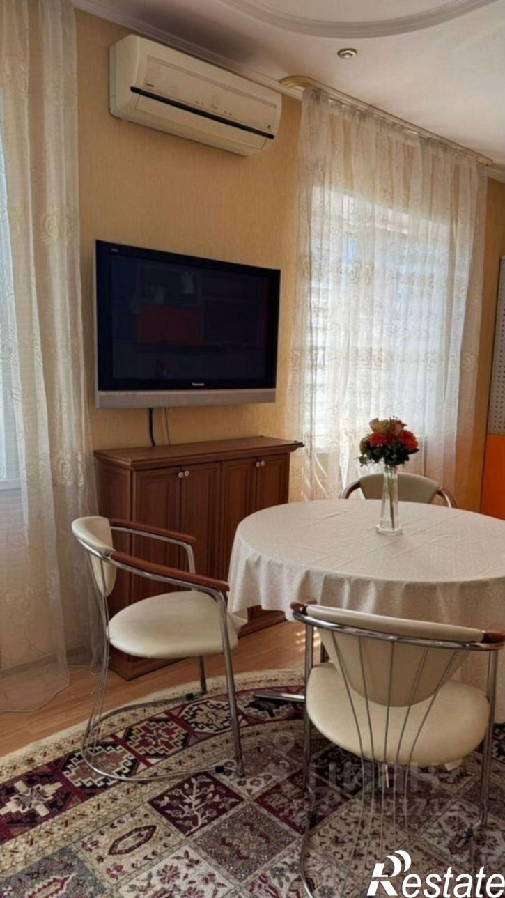 4-комн квартира Астрахань, улица Чалабяна, 7