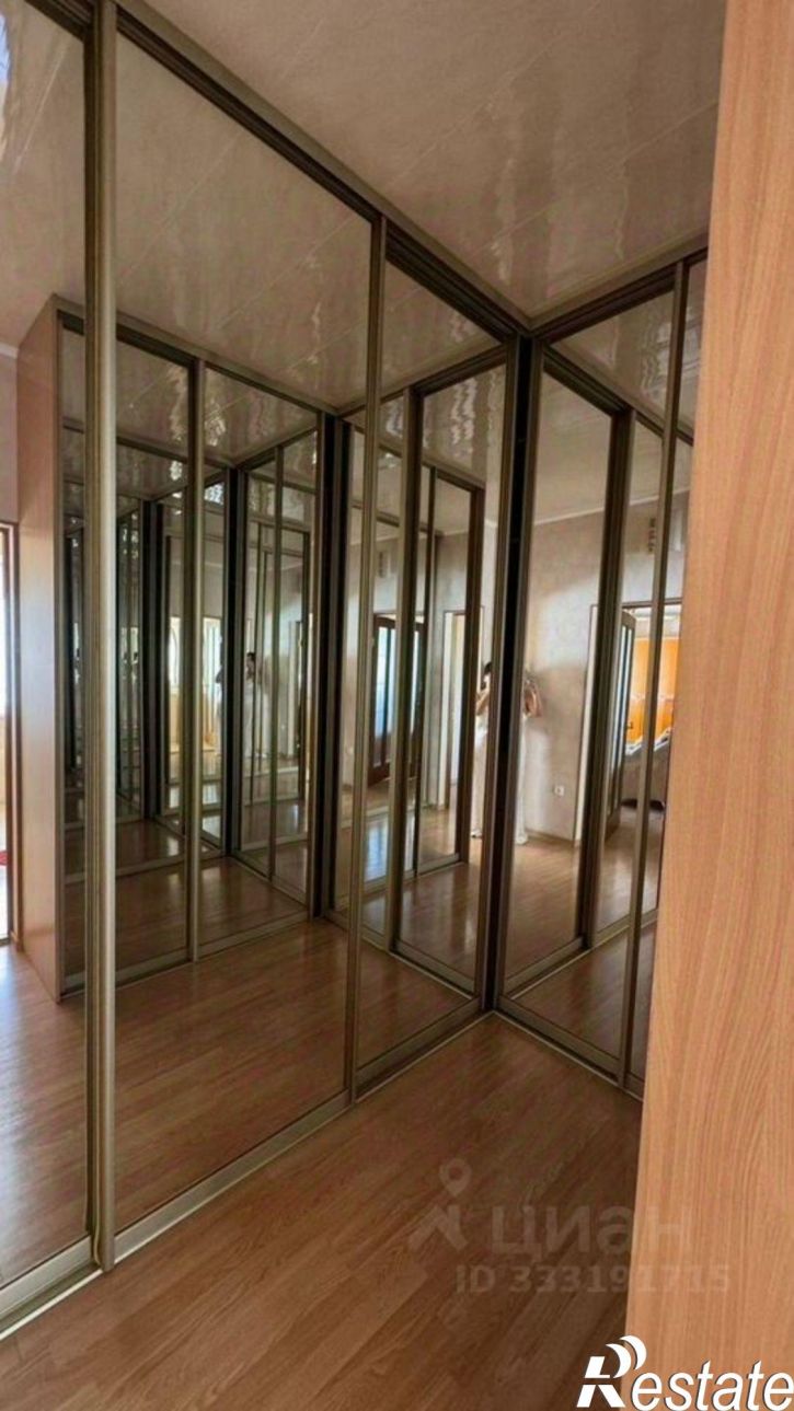 4-комн квартира Астрахань, улица Чалабяна, 7