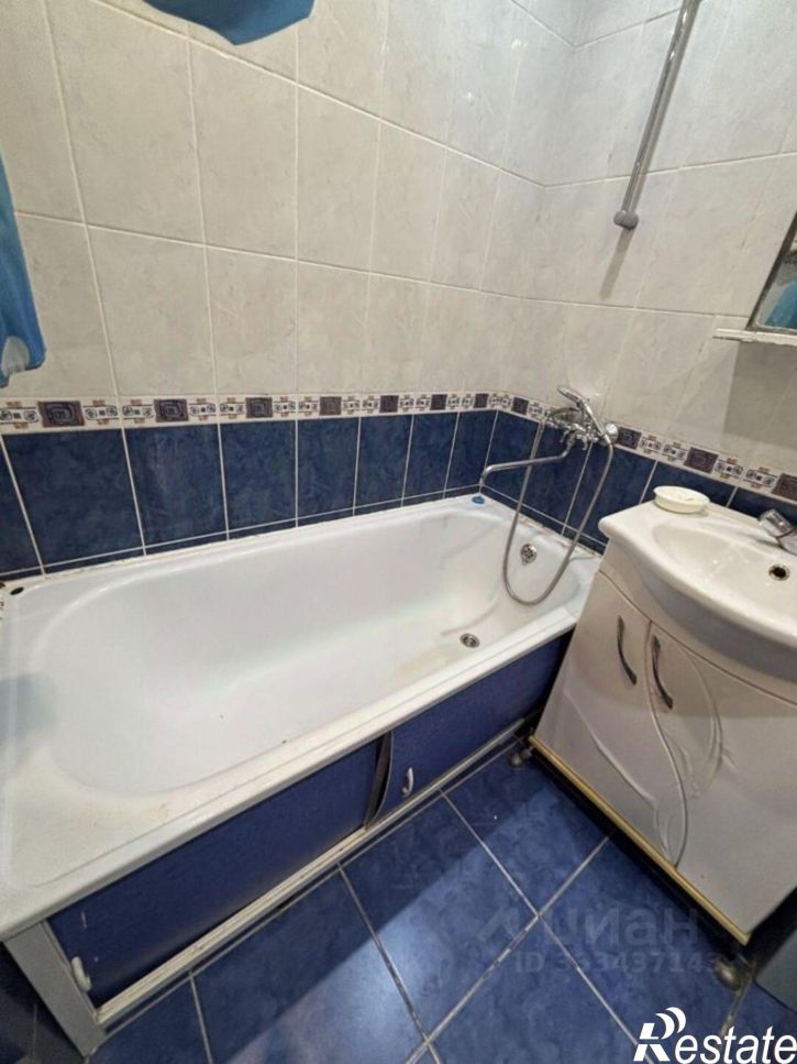 3-комн квартира улица Космонавтов, 2,  д. 2