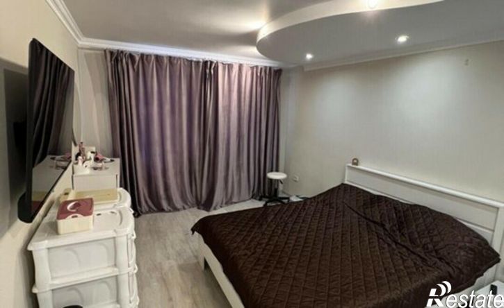 3-комн квартира Звёздная улица, 33,  д. 33