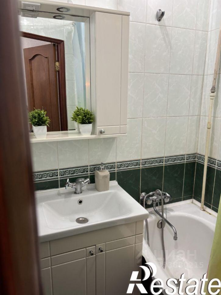3-комн квартира улица Николая Островского, 61,  д. 61