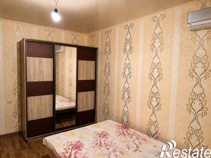 2-комн квартира улица Чугунова, 18,  д. 18