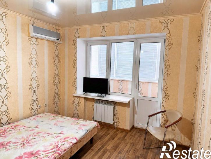 2-комн квартира улица Чугунова, 18,  д. 18