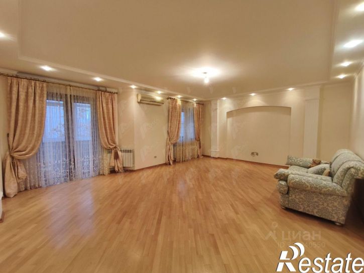 4-комн квартира улица Бурова, 10/1,  д. 10/1