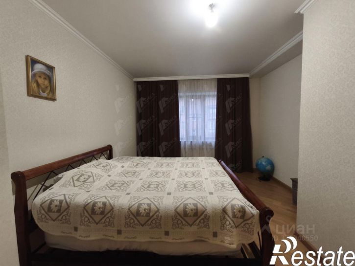 4-комн квартира улица Бурова, 10/1,  д. 10/1