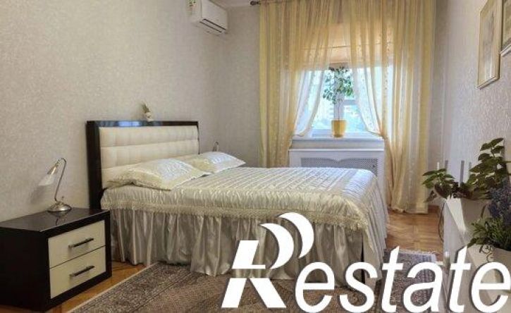 4-комн квартира улица Сен-Симона, 33 к1,  д. 33 к1