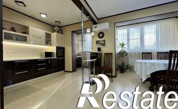 3-комн квартира улица Куликова, 83,  д. 83